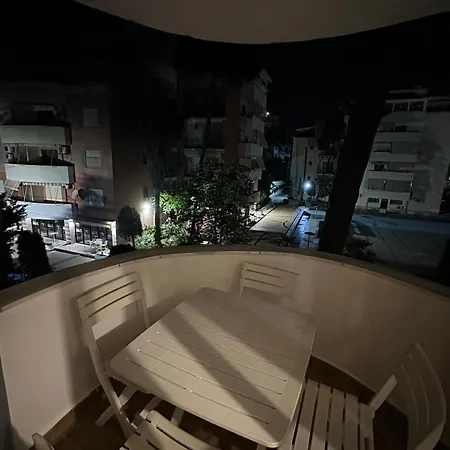 Teo's * Golem (Tirana)